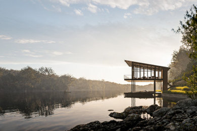 Example of a minimalist home design design in Austin