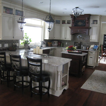 HOLIDAY KITCHENS CABINETRY