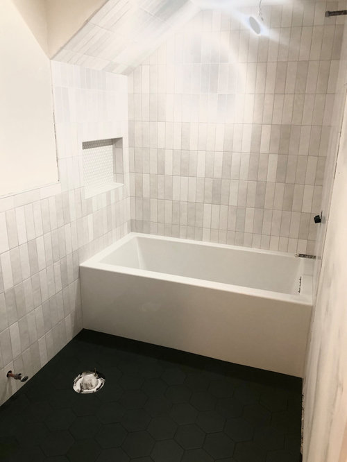 Bathroom wall paint BM white with Cloe tile