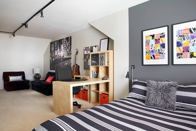 Inspiration for a contemporary bedroom remodel in Montreal