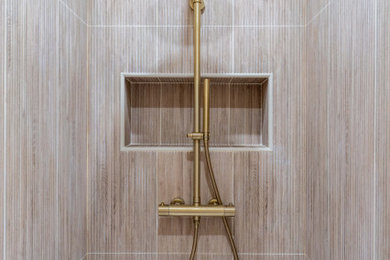 Cette image montre une salle de bain design.
