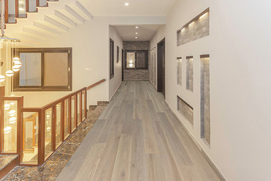 Hallway - hallway idea in Miami