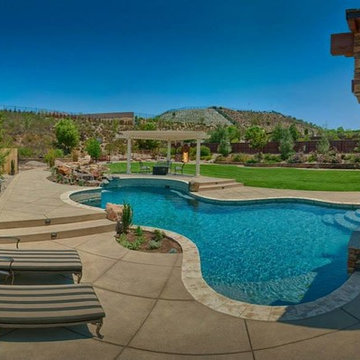 Expansive Yard Design