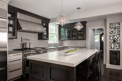 Transitional kitchen photo in Detroit