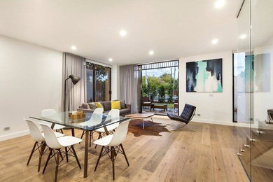 Design ideas for a modern dining room in Melbourne.