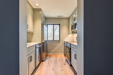 Example of a home bar design in Chicago