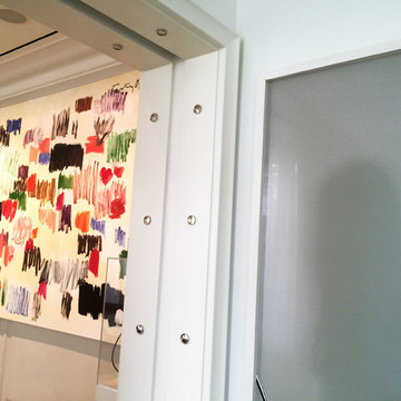 Glazed strié wall finish