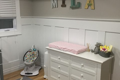 Example of a transitional bathroom design in Toronto