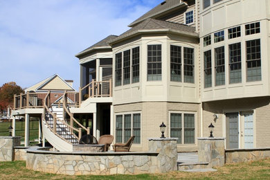 Example of a minimalist home design design in Baltimore