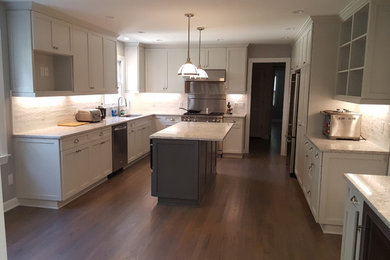 Trendy kitchen photo in Charlotte