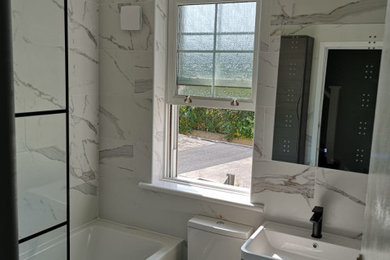Example of a minimalist home design design in London