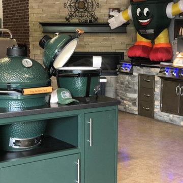 Built-In Grills & Outdoor Kitchens