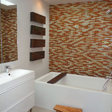 Modern Bathroom with Stunning Tile