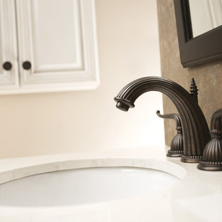 Home design - traditional home design idea in Orange County