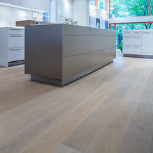 Wide plank oak floors