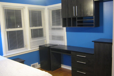 Home office - craftsman home office idea in Chicago