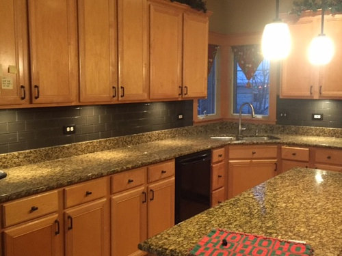need help with kitchen wall paint color with maple cabinets