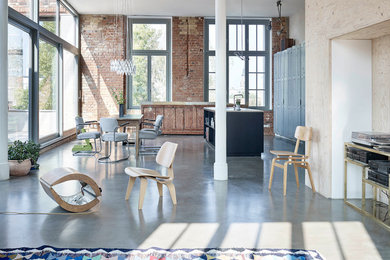 Geräumiges Industrial Wohnzimmer in Leipzig