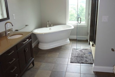Example of a classic bathroom design in Philadelphia