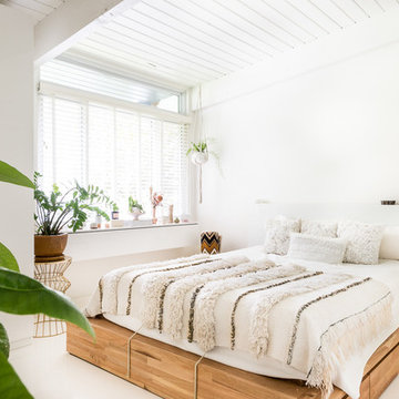 My Houzz: Lush Oasis in a Modern Indoor-Outdoor Family Home