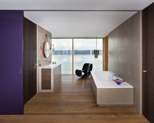 Badezimmer mit grauen Fliesen Ideen & Beispiele für die Badgestaltung