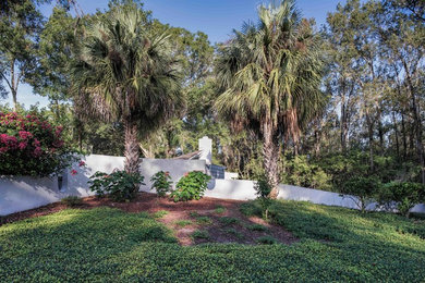 1950s exterior home idea in Tampa