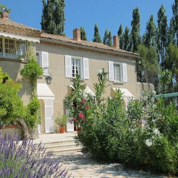 Three Uzès