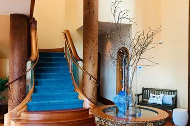 Entryway - transitional entryway idea in Seattle