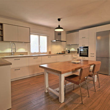 Rénovation cuisine blanche et bois esprit campagne chic