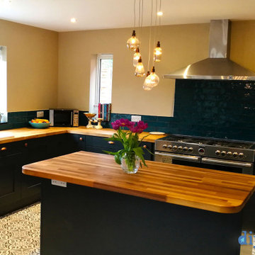 An Innova Malton Carbon Shaker Kitchen - Real Customer Kitchens 2020