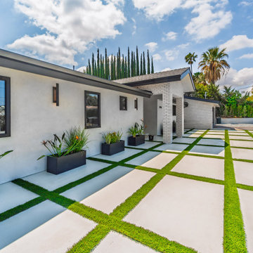 Front Approach with the Paver Grid Running to the Entry