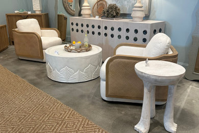 Example of an eclectic living room design in New York