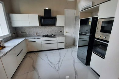 White and Black Kitchen