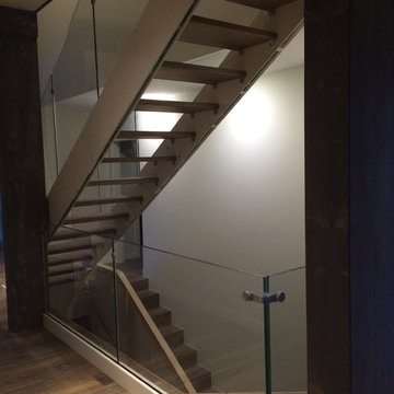 Escalier droit acier, bois et verre