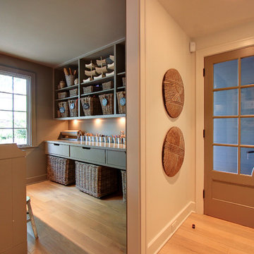 Craft Room & Rear Side Entry