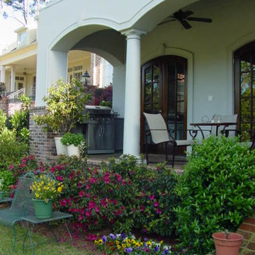 Charming Courtyard Entry