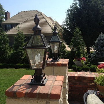 Rue Charles Column Mount Lanterns