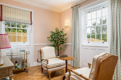 Elegant home design photo in Hertfordshire