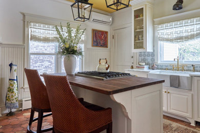 Inspiration for a timeless kitchen remodel in Milwaukee