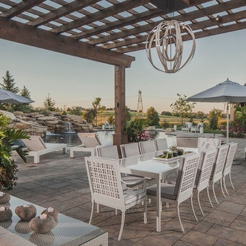Luxurious Resort Style Outdoor Pool Space