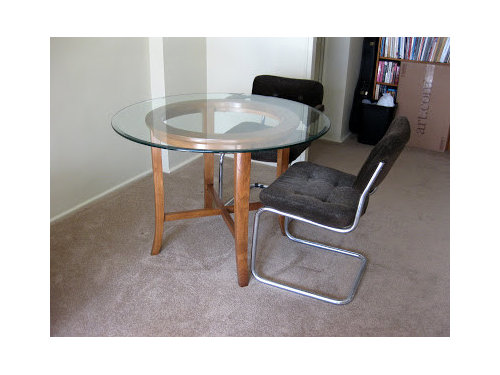 Do Chairs Need To Fit Under Dining Table, Round Table With Chairs That Fit Underneath