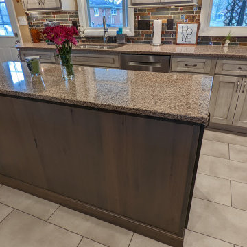 Rock Island Kitchen Remodel-2022 Koch Cabinets MSI Quartz Bedrock