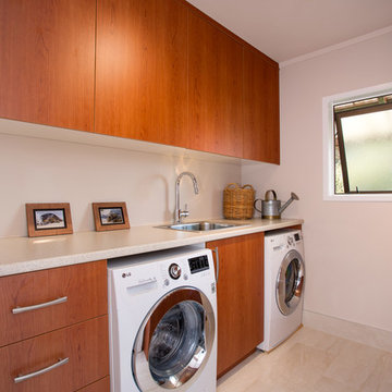 Expansive bath and laundry
