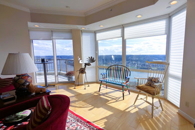 Inspiration for a transitional living room remodel in Cincinnati