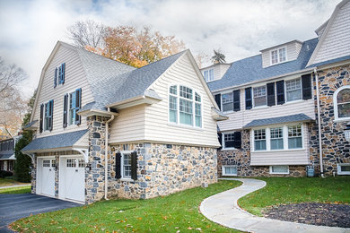 Example of a garage design in Philadelphia
