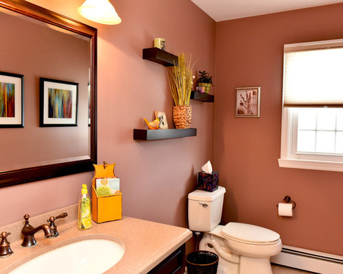 Salle d'eau avec une baignoire d'angle et un mur marron : photos ... Inspiration Baignoires Combiné