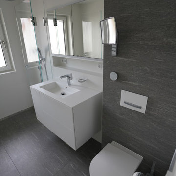 Aus einem Badezimmer wird ein Duschbad der extra Klasse