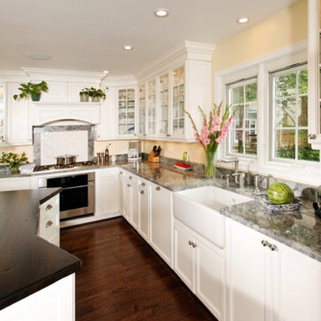 Award Winning Kitchen in Reston, Virginia Touts Curved Island