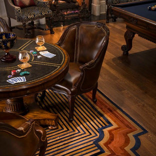 ダラスのヴィクトリアン調のおしゃれなホームバーの写真