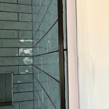 Moreno Shower